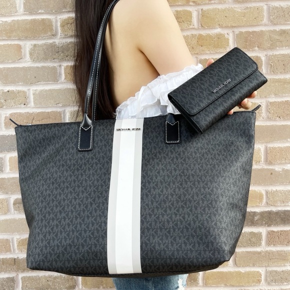 Bundle 💕NWT Michael Kors Tote &Wallet black - Picture 3 of 5